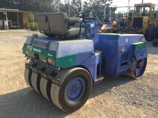 รถบด 4ตัน สั่นสะเทือน KOMATSU นำเข้าจากญี่ปุ่น 090-986-2521 อ๊อบ รถบด 4ตัน สั่นสะเทือน KOMATSU นำเข้าจากญี่ปุ่น 090-986-2521 อ๊อบ