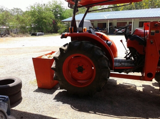 ขายทีตักรถไถ ขายทีตักรถไถ