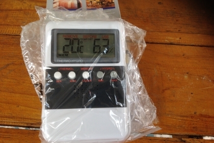 เครื่องวัดอุณหภูมิและความชื้น เครื่องวัดอุณหภูมิและความชื้น