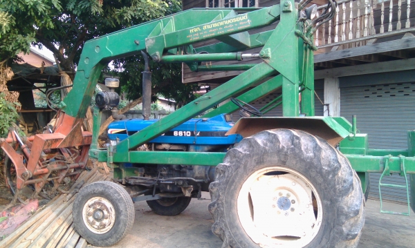 ขายด่วนรถคีบ6600ท้าย77 คีบสามารถ เอกสารสัญญาซื้อขาย490000  อยากเปลี่ยนเป็นสองเพลามาสู้ทราย ลดราคา 470000คับ