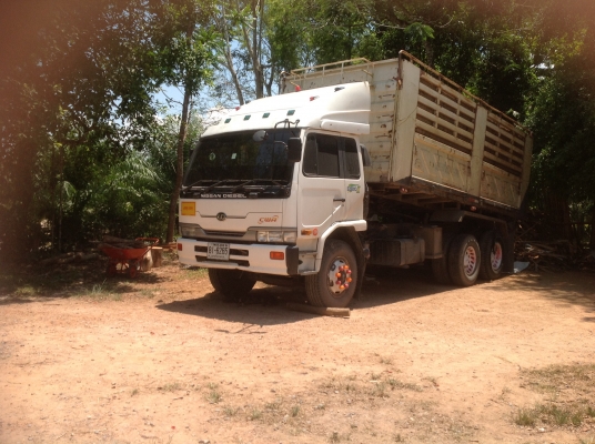 รถ10ล้อ นิสสันud 250 เทอร์โบ ปี52 ติดต่อ 080-1405528