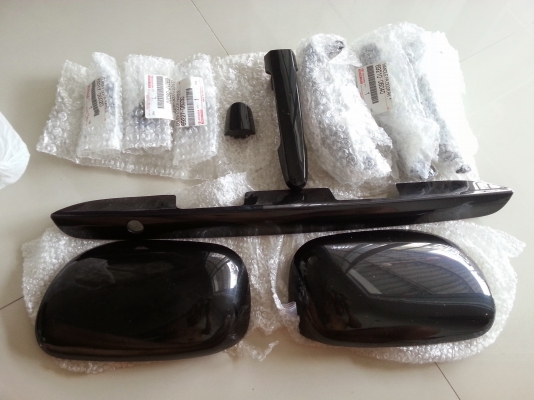 มือเปิด Toyota สีดำ