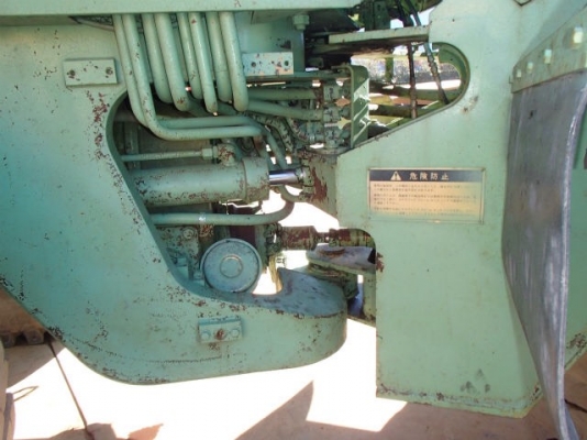 ขายรถตัก CAT 936E นำเข้าจากญี่ปุ่น ซีเรียลสูง 2,XXX. สวยมากครับ 090-986-2521 อ๊อบ