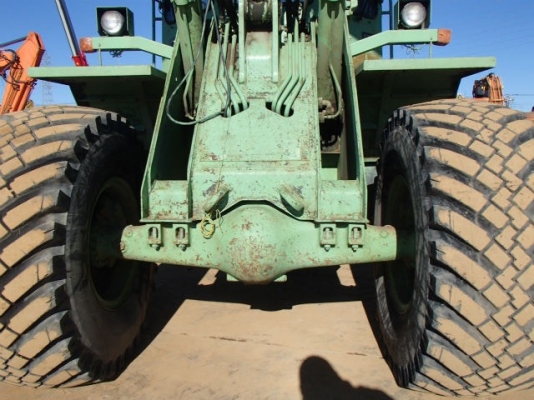 ขายรถตัก CAT 936E นำเข้าจากญี่ปุ่น ซีเรียลสูง 2,XXX. สวยมากครับ 090-986-2521 อ๊อบ