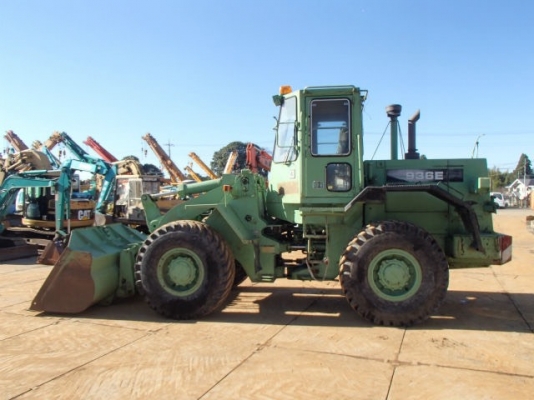 ขายรถตัก CAT 936E นำเข้าจากญี่ปุ่น ซีเรียลสูง 2,XXX. สวยมากครับ 090-986-2521 อ๊อบ