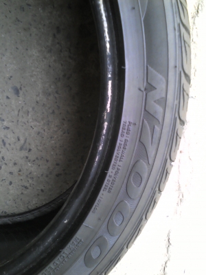 225/40R18    ROAD STONE Z700 มี 1 เส้น  โทร.081-427-3941
