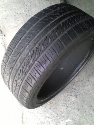 225/40R18    ROAD STONE Z700 มี 1 เส้น  โทร.081-427-3941