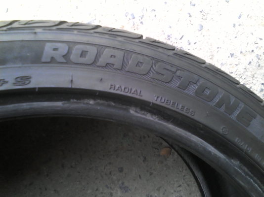 225/40R18    ROAD STONE Z700 มี 1 เส้น  โทร.081-427-3941