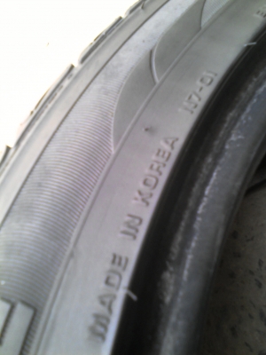 225/40R18    ROAD STONE Z700 มี 1 เส้น  โทร.081-427-3941