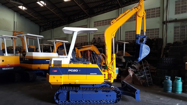 ขาย รถขุด KOMATSU รุ่น PC20-6- มือสองญี่ปุ่น แทร็กเหล็ก สลักแน่น สวยพร้อมใช้งาน มือถือ/LINE ID :0818753444