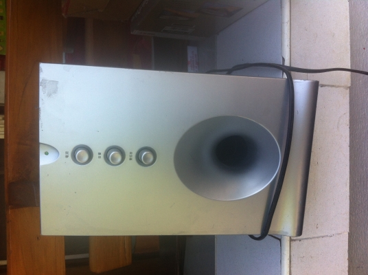 ลําโพงซับวูฟเฟอร์ SHARP ขนาด 30 W. ใช้ ฟังเพลง ดูหนังเล่นเกม