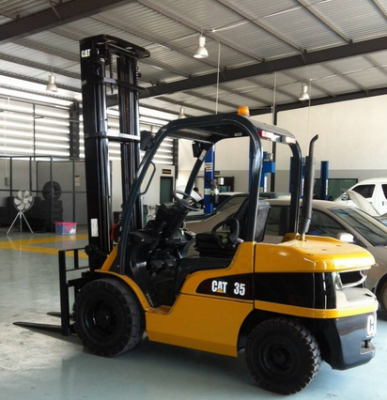 จำหน่ายรถ Forklift ดีเซล CAT DP35 รุ่นล่าสุด  (ยุโรป) ขนาด 3.5 ตัน ดีเซล เสา 4.5 เมตร 3 คอนโทรล มี Side-Shift สภาพ 90 \%