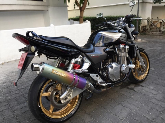 ขาย cb1300 SC54 สพมแท้ๆ โทร check ได้ครับ บริการส่งทั่วไทย