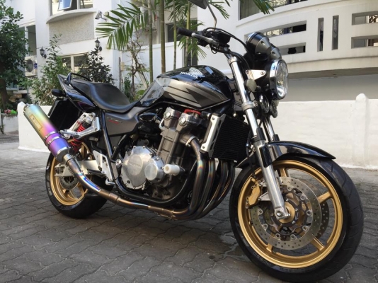 ขาย cb1300 SC54 สพมแท้ๆ โทร check ได้ครับ บริการส่งทั่วไทย