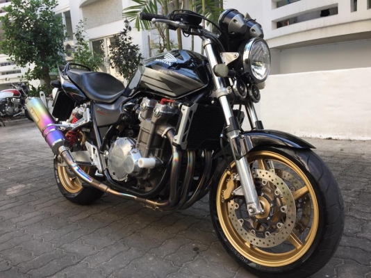 ขาย cb1300 SC54 สพมแท้ๆ โทร check ได้ครับ บริการส่งทั่วไทย
