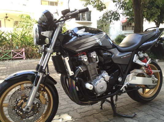 ขาย cb1300 SC54 สพมแท้ๆ โทร check ได้ครับ บริการส่งทั่วไทย