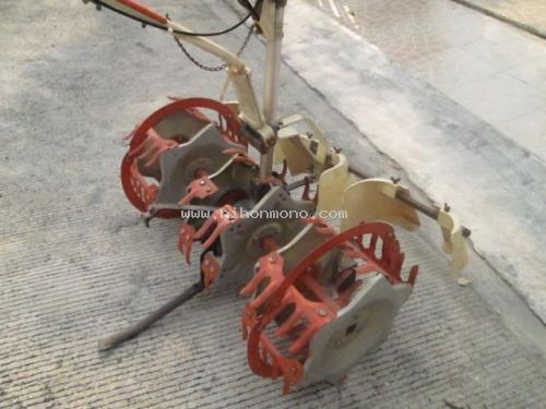 เครื่องกำจัดวัชพืชในร่องข้าว   MARUYAMA    KW   รหัสสินค้า : 80802470 หรือเพิ่มเติมไดที่ www.nihonmono.com