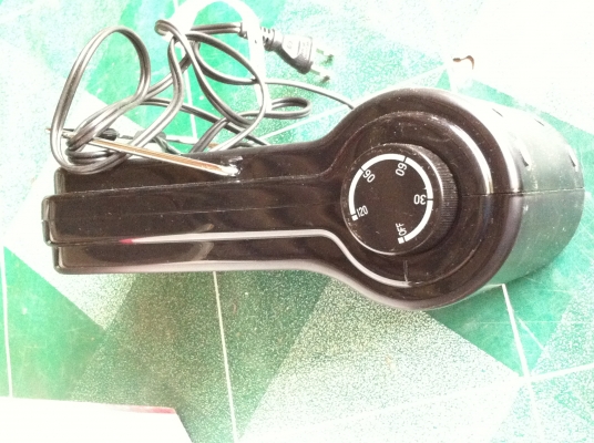 เครื่องเป่าแห้งรองเท้า SHOES DRYER ช่วยให้รองเท้าแห้งสนิทจากจุดที่แสงและความร้อนไม่ถึง