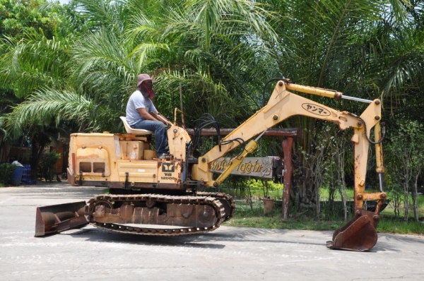 ขายแบคโฮ YANMAR YB1200S สวยเดิมจากญี่ปุ่น ทำงานสมบูรณ์ทุกระบบ รับรองไม่ผิดหวัง 135,000 เท่านั้น!!