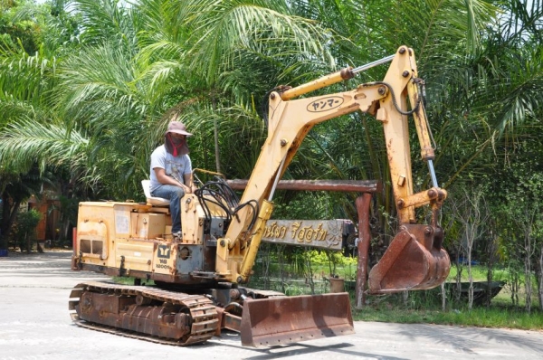 ขายแบคโฮ YANMAR YB1200S สวยเดิมจากญี่ปุ่น ทำงานสมบูรณ์ทุกระบบ รับรองไม่ผิดหวัง 135,000 เท่านั้น!!