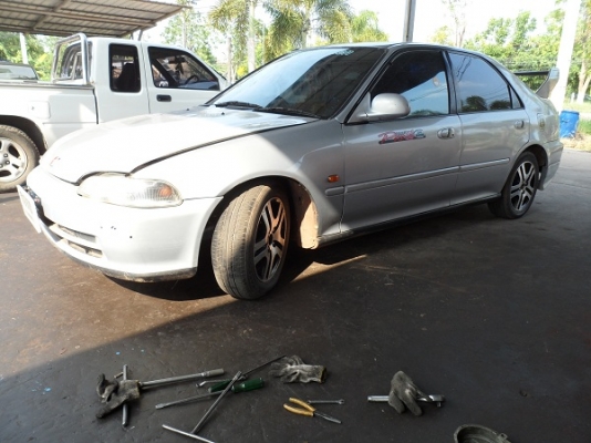 Honda civic 4Dor เครื่องดี เกียร์ออโต้ดี ช่วงล่างดี ติดแก๊สประหยัดดี Honda civic 4Dor เครื่องดี เกียร์ออโต้ดี ช่วงล่างดี ติดแก๊สประหยัดดี