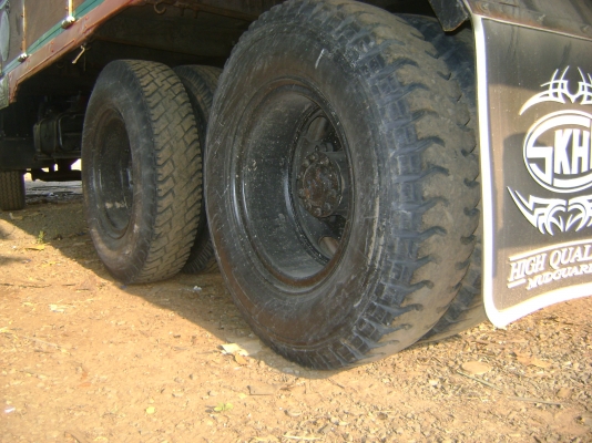 F17  2 เพลา เครื่องEH 700 กระบะไม้  ราคา  660,000 บาท