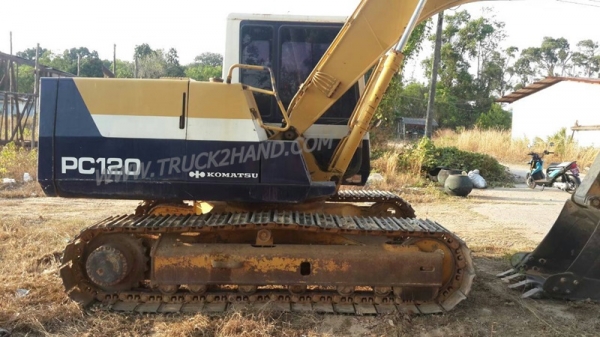 รถแบคโฮ ยี่ห้อโคมัตซุ รุ่น Pc100 รุ่น5S มีเล่มทะเบียน