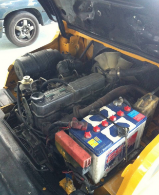 จำหน่าย Forklift ดีเซล CAT DP30NT เสา 4.5 เมตร ติด Hinged Fork + บุ้งกี๋ ปี 2006