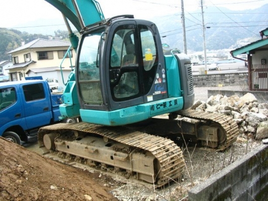 รถขุด SK200SR #YB04-0**** ปี2005 5967ชม. เครื่อง ISUZU AA-4BG1TC สภาพดี มี Piping