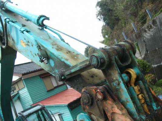 รถขุด SK200SR #YB04-0**** ปี2005 5967ชม. เครื่อง ISUZU AA-4BG1TC สภาพดี มี Piping