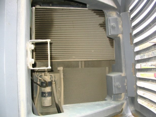 รถขุด SK200SR #YB04-0**** ปี2005 5967ชม. เครื่อง ISUZU AA-4BG1TC สภาพดี มี Piping