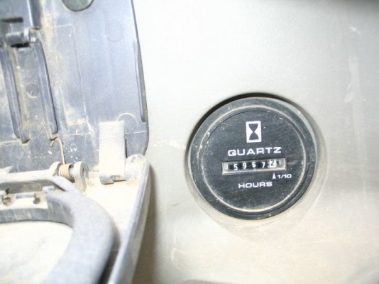 รถขุด SK200SR #YB04-0**** ปี2005 5967ชม. เครื่อง ISUZU AA-4BG1TC สภาพดี มี Piping