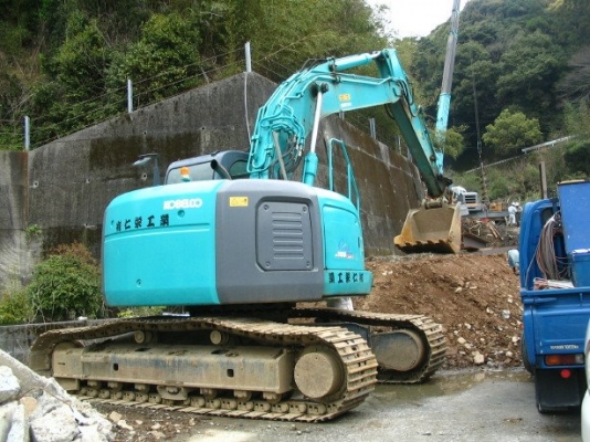 รถขุด SK200SR #YB04-0**** ปี2005 5967ชม. เครื่อง ISUZU AA-4BG1TC สภาพดี มี Piping