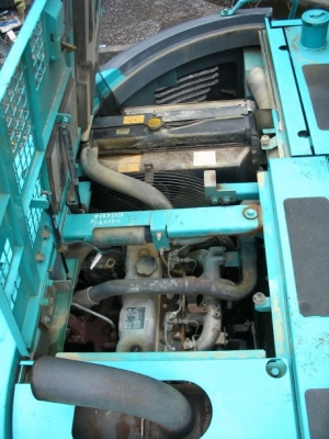 รถขุด SK200SR #YB04-0**** ปี2005 5967ชม. เครื่อง ISUZU AA-4BG1TC สภาพดี มี Piping