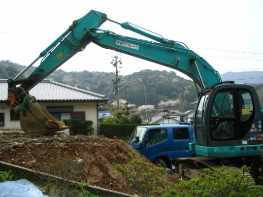 รถขุด SK200SR #YB04-0**** ปี2005 5967ชม. เครื่อง ISUZU AA-4BG1TC สภาพดี มี Piping