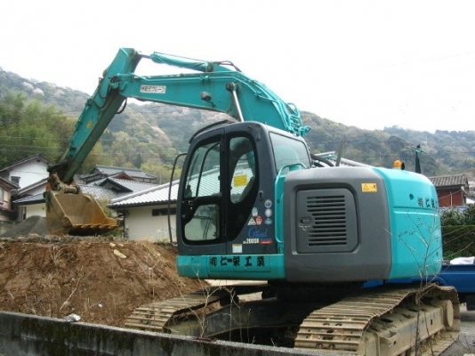 รถขุด SK200SR #YB04-0**** ปี2005 5967ชม. เครื่อง ISUZU AA-4BG1TC สภาพดี มี Piping