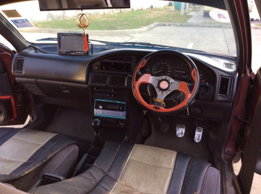 ขายรถโตโยต้า โคโรล่า ปี91 เครื่อง 1.6 เกียร์ธรรมดา ติดแก๊ส LPG กระจกไฟฟ้าทั้งคัน ภายในเดิมๆ เครื่องเสียงCD ทีวี ชุดกลางใช้ได้หมด สีมีริ้วรอยมีผุนิดหน่อย แม็ก14" รถขับดีเลยครับ ขับทางไกลได้เลย ภาษีไม่ขาดต่อ เอกสารพร้อม ขายถูกครับ