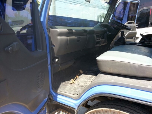 รถอีซูซุ 6 ล้อดั้ม NPR 130 แรงม้า.  สนใจติดต่อ  081 - 6079515