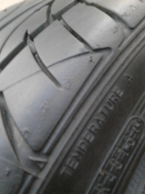 205/45R17  DUNLOP SP SPORT LM703 ปี 2013 มี 2 เส้น  tel.081-427-3941