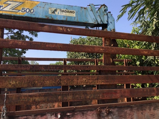 6 ล้อ 165 แรง ติดเครน 5 ตัน สภาพรถไม่สวย แต่เครื่องสวย คัสซีสวย เล่มทะเบียน พร้อมโอน