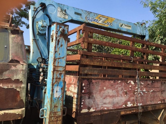 6 ล้อ 165 แรง ติดเครน 5 ตัน สภาพรถไม่สวย แต่เครื่องสวย คัสซีสวย เล่มทะเบียน พร้อมโอน