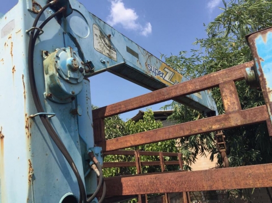 6 ล้อ 165 แรง ติดเครน 5 ตัน สภาพรถไม่สวย แต่เครื่องสวย คัสซีสวย เล่มทะเบียน พร้อมโอน