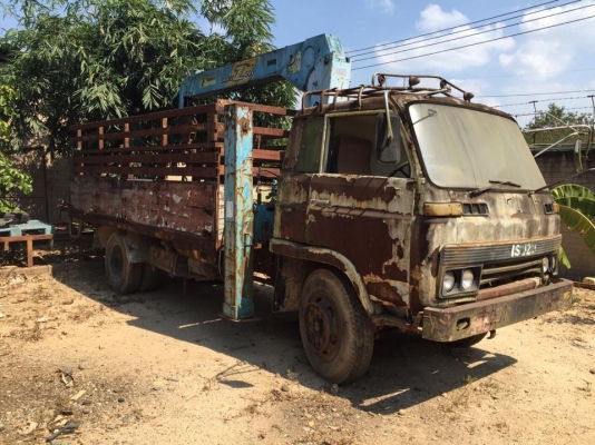 6 ล้อ 165 แรง ติดเครน 5 ตัน สภาพรถไม่สวย แต่เครื่องสวย คัสซีสวย เล่มทะเบียน พร้อมโอน