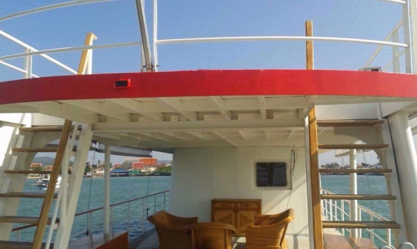 เรือท่องเที่ยว 52 เมตร