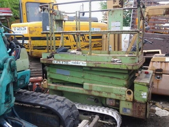 ขาย - รถกระเช้าไฟฟ้า AICHI: RV041 แบบขากรรไกร แทรคยาง สูง 4 เมตร