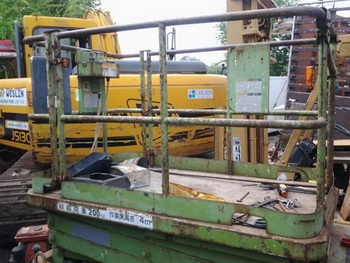 ขาย - รถกระเช้าไฟฟ้า AICHI: RV041 แบบขากรรไกร แทรคยาง สูง 4 เมตร