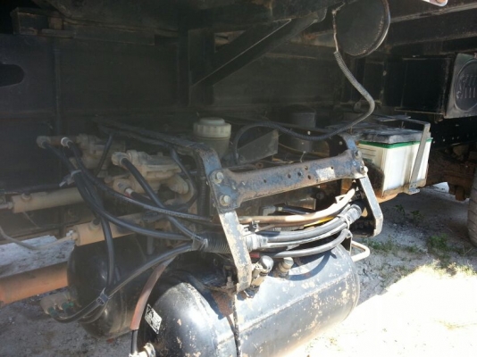 รถอีซูซุ 10 ล้อดั้ม FXZ  320  แรงม้า.   สนใจติดต่อ 081 - 6079515