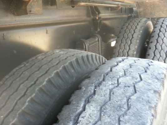 รถอีซูซุ 10 ล้อดั้ม FXZ  320  แรงม้า.   สนใจติดต่อ 081 - 6079515