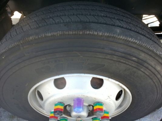 รถอีซูซุ 10 ล้อดั้ม FXZ  320  แรงม้า.   สนใจติดต่อ 081 - 6079515