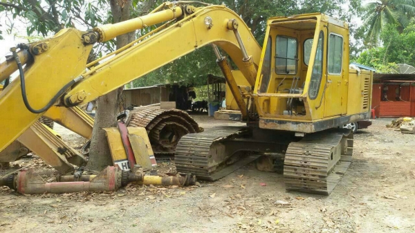 ขาย KOMATSU PC 120-2 สภาพสวยพร้อมใช้ ราคาต่อรองได้ ติดต่อได้ที่คุณ อ๊อฟ พิจิตร 086-7379991